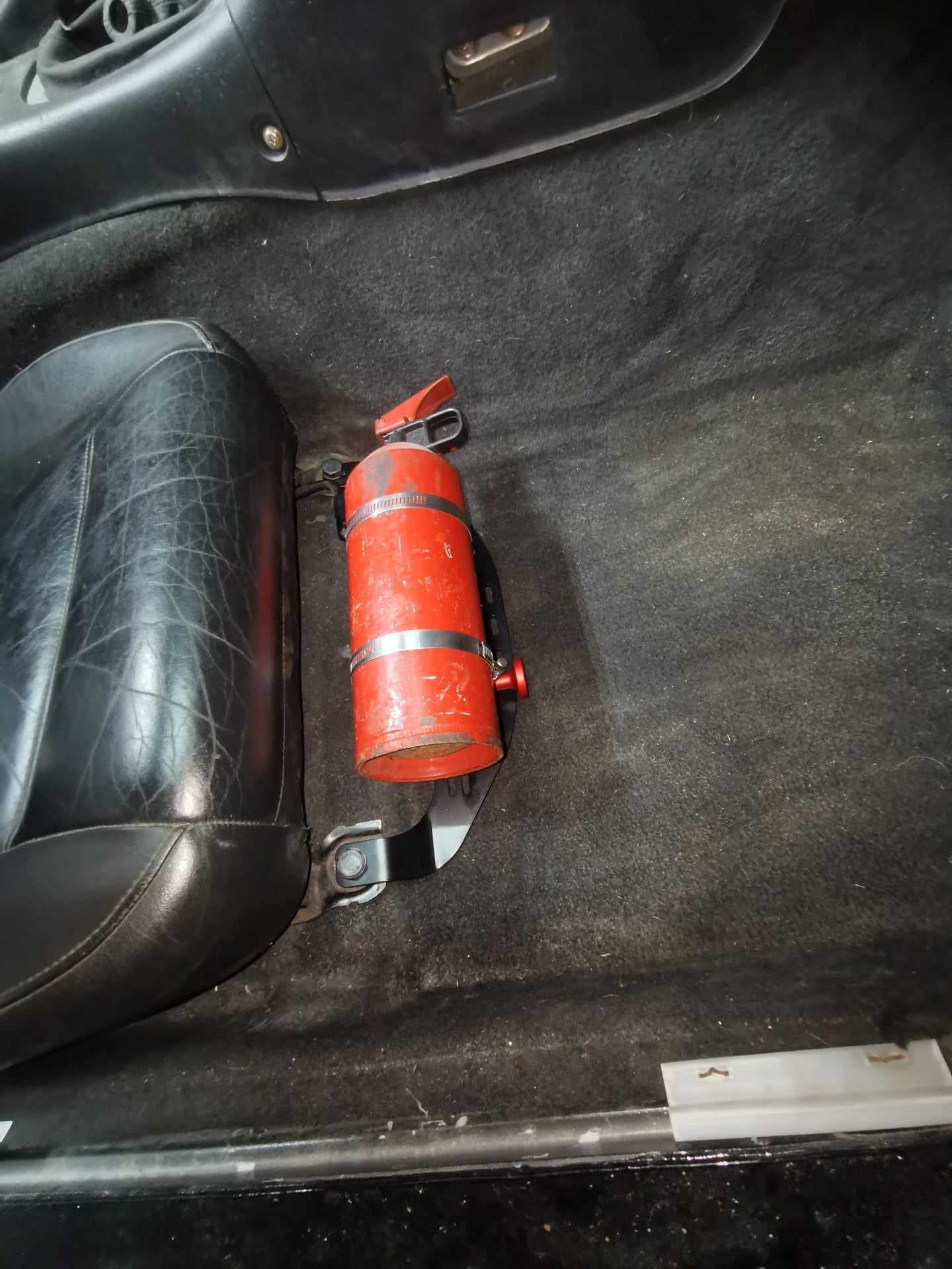 Quick release Universal Fire Extinguisher Bracket for Mazda mx5 miata na/nb/nbfl